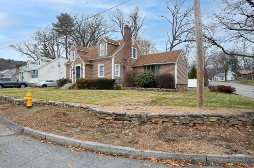 11 Fisher Rd, Worcester, MA 01602-2809