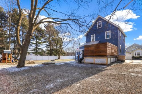 42 Lincoln St, Milton MA 02186-2005 exterior