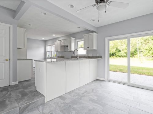 39 Riv St, Seekonk MA 02771-4706 exterior