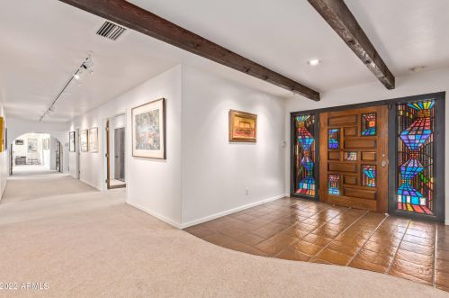 800 Circle Rd, Phoenix, AZ 85020-4144