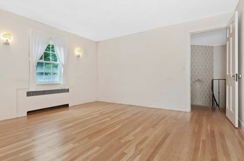 1686 Beacon St, Newton MA 02468-1463 exterior