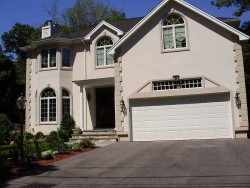 138 Hartman Rd, Newton, MA 02459-2854