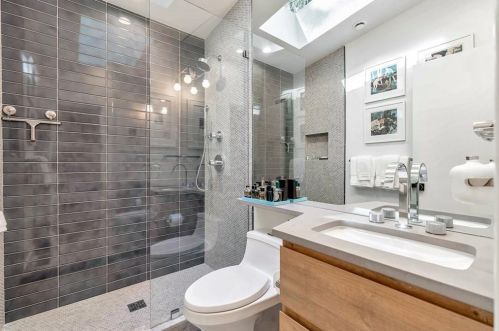 1506 Brook Valley Ln, Atlanta GA  30324-3212 exterior