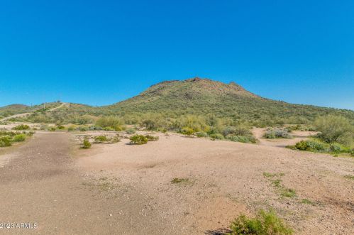 26518 51st Dr, Phoenix AZ  85083-1274 exterior