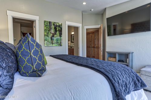 5627 Oslo Ln, Park City UT 84098-7708 exterior