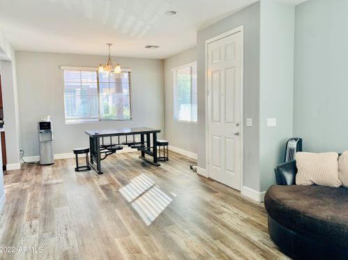 2837 73 Dr, Phoenix AZ 85043-7231 exterior