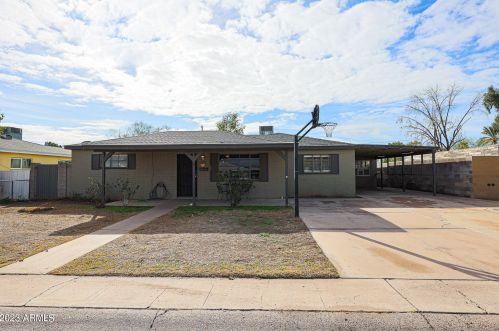 2939 Echo Ln, Phoenix AZ  85051-3946 exterior