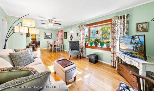 41 Reynolds Dr, Tinton Falls NJ 07724-2323 exterior