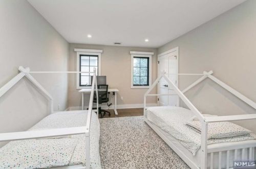 158 Magnolia Ave, Tenafly NJ  07670-1828 exterior