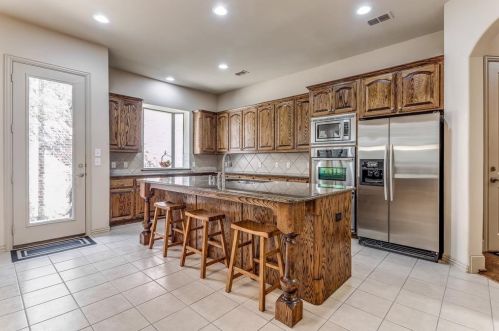 7020 Coverdale Dr, Plano TX 75024-7553 exterior