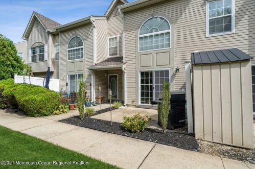 45 Dover Ct, Tinton Falls, NJ 07712-7765