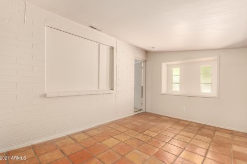 5061 Avalon Dr, Phoenix AZ 85015-5684 exterior