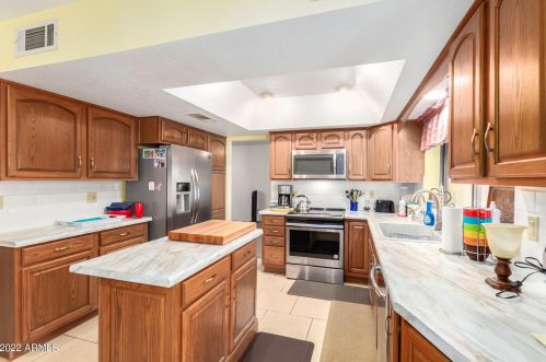 1826 Acoma Dr, Phoenix AZ 85032-4892 exterior