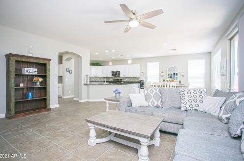 35318 31st Dr, Phoenix AZ  85086-2127 exterior