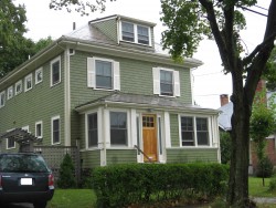 111 Cleveland St, Newton, MA 02465-1562