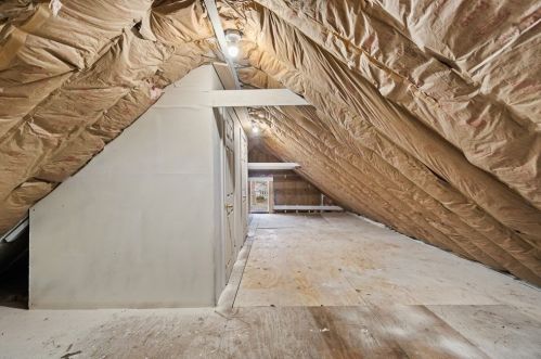 1086 Burt St, Taunton MA 02780-5166 exterior