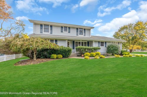 57 Reynolds Dr, Tinton Falls, NJ 07724-2325