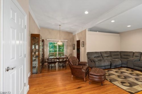 20 Robin Ln, Skyline Lakes NJ 07456-2932 exterior