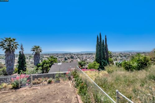 1973 Placer Dr, San Leandro CA  94578-1336 exterior