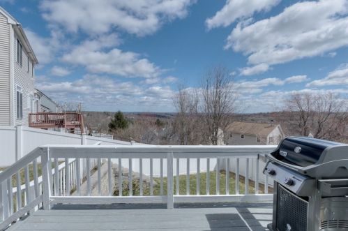 22 Fox Mdw Dr, Worcester MA 01602-2232 exterior