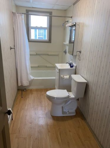 76 Stetson St, Fall River MA 02720-5328 exterior