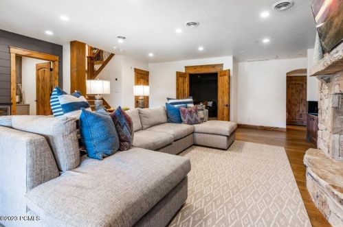 2727 Westview Trl, Park City UT 84098-6342 exterior