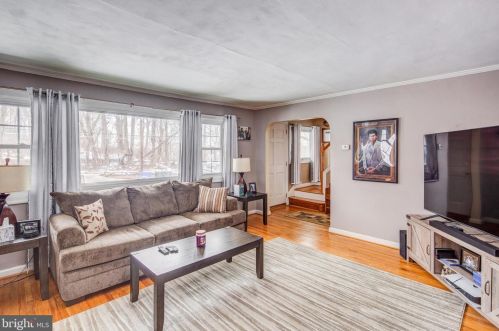 160 Laurel St, West Deptford, NJ 08096-1835