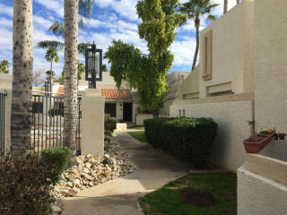 852 Morningside Dr, Phoenix AZ  85022-1135 exterior