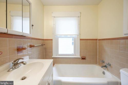 428 Billings Ave, West Deptford NJ 08066-2225 exterior