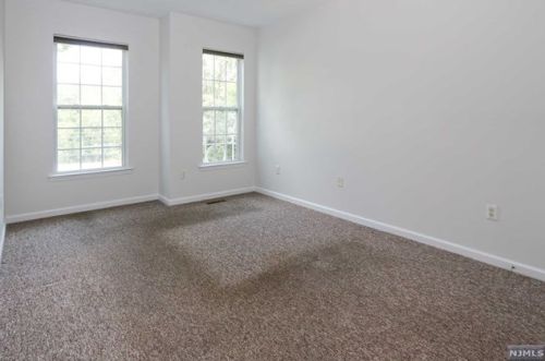 304 Freedom Ln, Belleville NJ 07109-5336 exterior