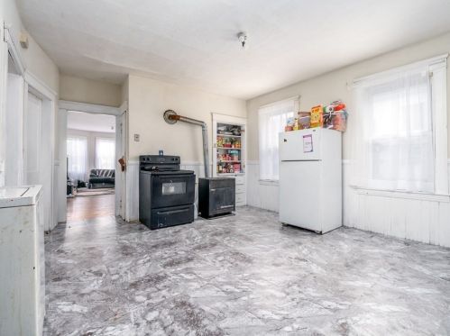 50 Harlem St, Worcester MA 01610-2148 exterior