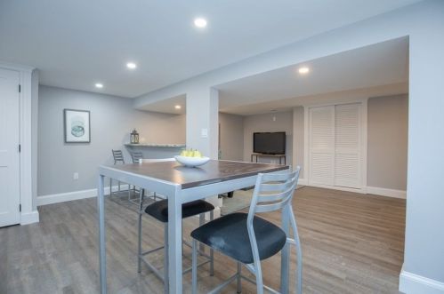 77 Hodge Rd, Arlington MA  02474-1933 exterior