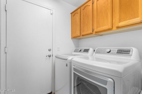 2029 Angela Dr, Phoenix AZ 85032-2351 exterior