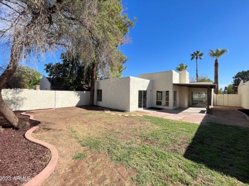 2942 Altadena Ave, Phoenix AZ 85029-3211 exterior