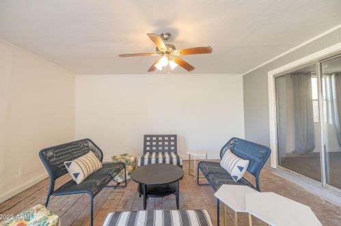 6932 Beatrice St, Phoenix AZ 85043-2397 exterior