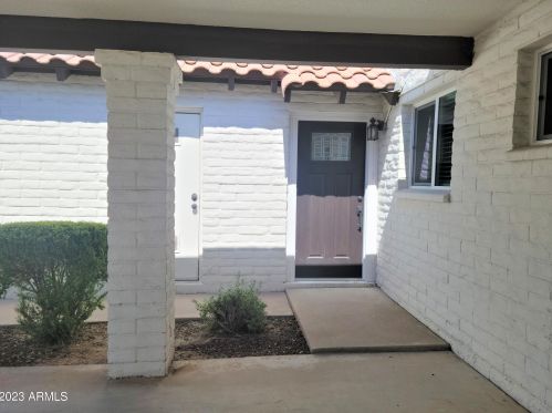 2911 Casa Tomas Ct, Phoenix AZ  85016-7708 exterior