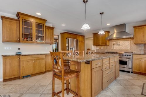 4 Bayberry Ln, Dover NJ 07869-3837 exterior