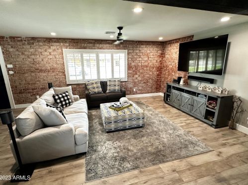 7235 16th Dr, Phoenix AZ  85021-7925 exterior