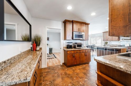 160 Parkview Dr, Park City UT 84098-5149 exterior