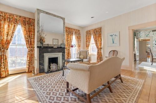 550 Beacon St, Newton MA 02459-2024 exterior