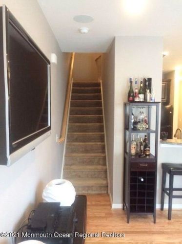 28 Kyle Dr, Tinton Falls NJ 07712-7535 exterior