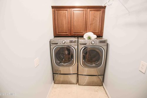 902 Claremont St, Phoenix AZ  85013-1360 exterior