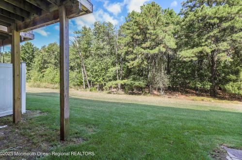 134 Waypoint Dr, Tinton Falls NJ 07724-2184 exterior